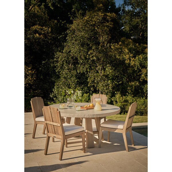 Saratoga Round Dining Table Lifestyle 150